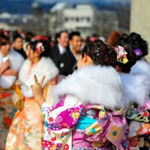 振り袖姿の女性たち